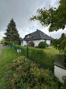 Aussenansicht 4 Intelligent aufgeteiltes, freistehendes EFH mit Terrasse, gro�em Garten und  PV-Anlage in ruhiger Lage Stuhr-Moordeich, ideal f�r eine Familie