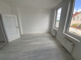 Hauptbild Helle 2-Zimmer-Wohnung mit verglaster Loggia in zentraler Lage von Hemelingen