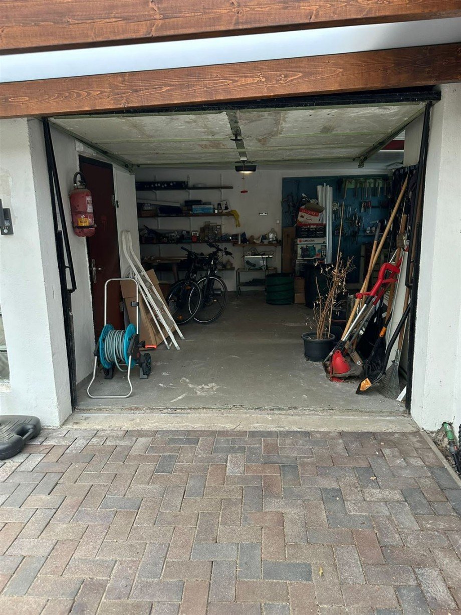 Blick in die Garage Einfamilienhaus Stuhr