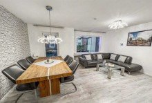 Wohnzimmer RESERVIERT !!!!!
Helles, gepflegtes Reihenhaus im gr�nen Lesum