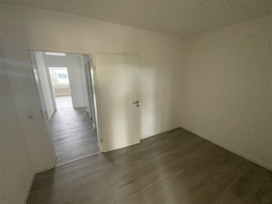 Blick vom Essbereich in den Flur Etagenwohnung Bremen