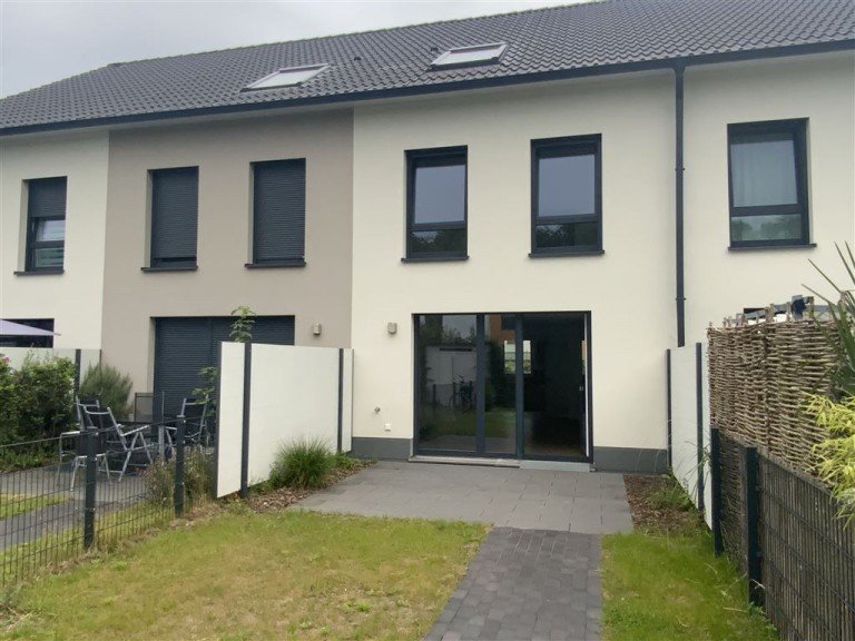 Terrasse mit Gartenanteil Bremen Haus Ger�umiges, helles Reihenendhaus in R�nnebeck mit Terrasse und Gartenanteil