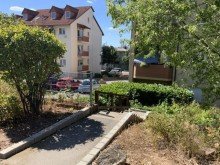 Zuwegung zum Objekt Kapitalanleger aufgepasst ! 
1 Zimmer, Bad Kreuznach, mit Balkon und TG-Stellplatz, frisch renoviert, sofort vermietbar