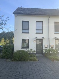 Hauptbild Ger�umiges, helles Reihenendhaus in R�nnebeck mit Terrasse und Gartenanteil