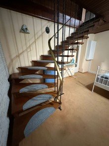 Aufgang ins OG Intelligent aufgeteiltes, freistehendes EFH mit Terrasse, gro�em Garten und  PV-Anlage in ruhiger Lage Stuhr-Moordeich, ideal f�r eine Familie